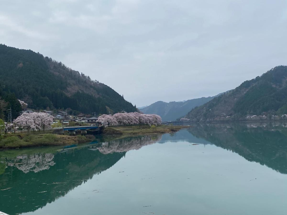 花緑里-Hanamidori-乙原のやど 岐阜下呂温泉郡上飛騨金山湖畔リゾート Gujō Extérieur photo